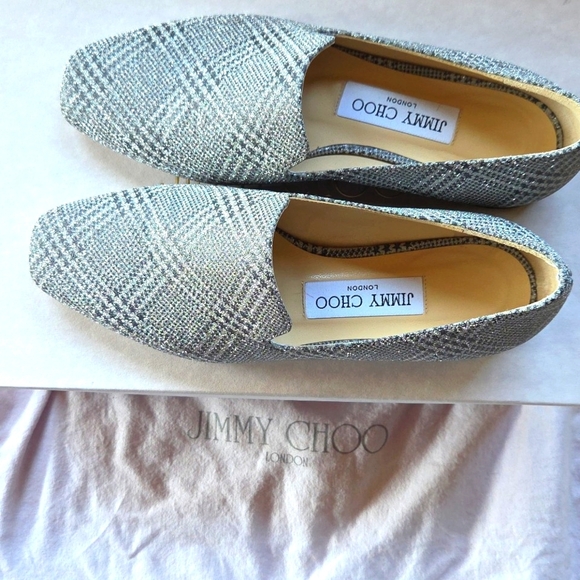 Jimmy Choo Glittering Silver Flats - Picture 4 of 9